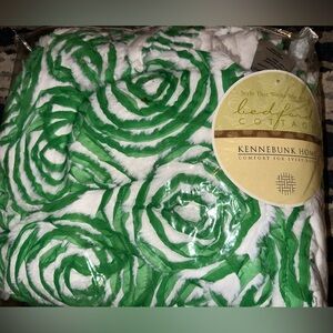 Beautiful pinwheel blanket by Kennebunk Home !